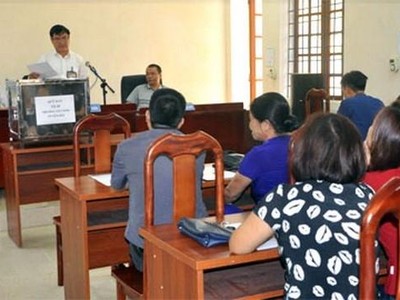 Quang cảnh buổi đấu giá. (Nguồn: baoyenbai).