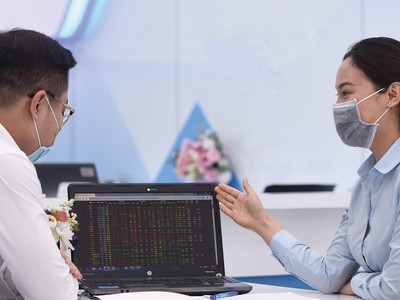 Chọn được cổ phiếu tốt, kiên trì nắm giữ dài hạn, hiệu suất sinh lời thường cao hơn nhiều so với “lướt sóng”.