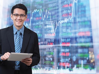 Ngoài các nguyên tắc đầu tư đã được chứng minh tính hiệu quả, sự thành công trên thị trường chứng khoán đòi hỏi kiến thức, kinh nghiệm, sự quyết đoán, dám đi ngược đám đông…