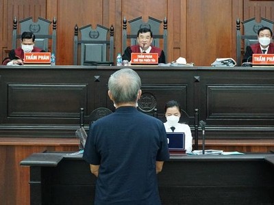 Ông Nguyễn Thành Tài, cựu Phó Chủ tịch UBND TP.HCM trả lời Hội đồng xét xử phúc thẩm.