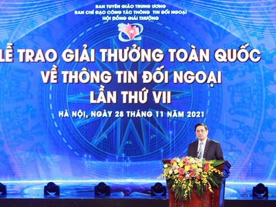 Thủ tướng Chính phủ Phạm Minh Chính phát biểu tại Lễ trao Giải thưởng toàn quốc về thông tin đối ngoại lần thứ VII. (Ảnh: Chí Cường).
