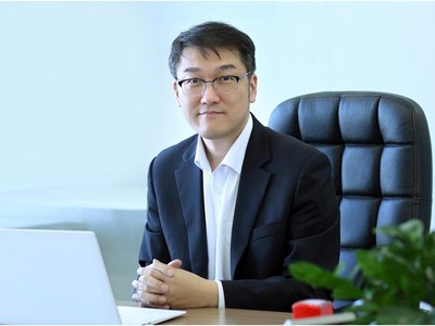 Ông Lee Jun Hyuck- CEO Chứng khoán Pinetree.