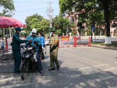 Một trạm kiểm soát dịch tại Bắc Ninh. (Ảnh: Thanh Thương/TTXVN).