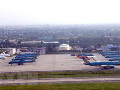 Các máy bay đỗ ở Sân bay Nội Bài. (Ảnh: Huy Hùng/TTXVN).