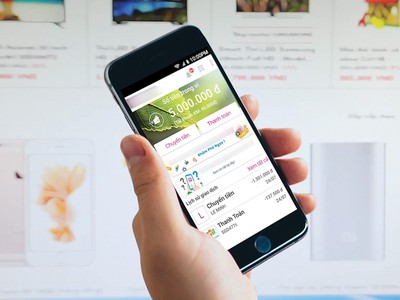 Mua sắm qua smartphone ngày càng trở nên phổ biến.