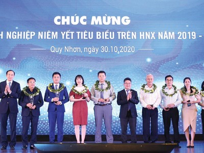 Nhiều năm nay, HNX tổ chức vinh danh các doanh nghiệp niêm yết tiêu biểu về quản trị công ty, minh bạch thông tin.