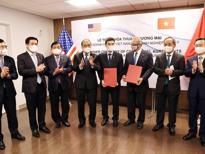 Chủ tịch Nước Nguyễn Xuân Phúc chứng kiến Lễ ký kết hợp tác giữa PV GAS và đối tác Hoa Kỳ.