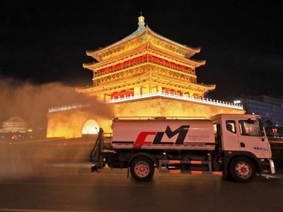 Phun diệt khuẩn ngừa Covid-19 ở thành phố Tây An, Trung Quốc. Ảnh: VCG.