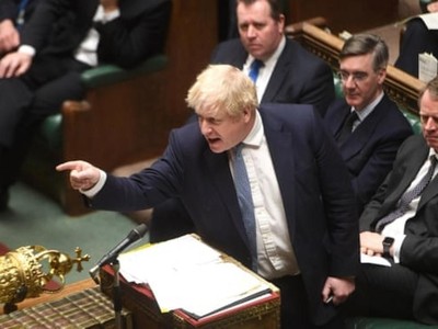 Thủ tướng Anh Boris Johnson vẫn đối mặt với sức ép rất lớn từ bê bối tiệc tùng. (Ảnh: The Guardian).