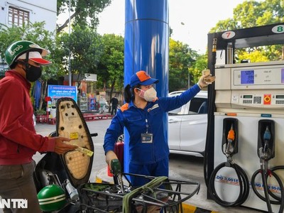 Giá xăng dầu lại tiếp tục tăng mạnh từ chiều nay (21/2) sau khi đã đạt ở mức cao nhất 8 năm (Ảnh: Mạnh Quân).