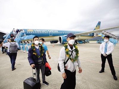 Dịch vụ, du lịch đang được coi là những động lực tăng trưởng mới trong năm 2022.