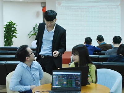 Nhà đầu tư có thể sẽ nhìn các thị trường chứng khoán thế giới để hành động.