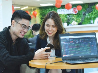 Lướt sóng cổ phiếu chuyển sàn đã trở thành gu của nhiều nhà đầu tư.