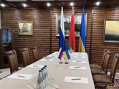 Quang cảnh chuẩn bị một cuộc gặp giữa quan chức Nga và Ukraine tại Thổ Nhĩ Kỳ. (Ảnh: AA/TTXVN).