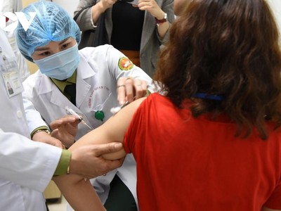 Tình nguyện viên thử nghiệm vaccine Nanocovax.
