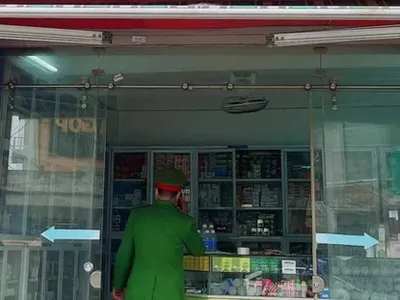 Nhà thuốc bị phát hiện kinh doanh kit test nhanh Covid-19, thực phẩm chức năng không rõ nguồn gốc xuất xứ.