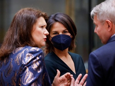 Các Ngoại trưởng EU họp ngày 21/33 tại Brussels. Anh: Reuters.