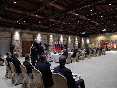 Toàn cảnh cuộc đàm phán giữa phái đoàn Nga và Ukraine tại thành phố Istanbul, Thổ Nhĩ Kỳ ngày 29/3/2022. (Ảnh: AFP/TTXVN)