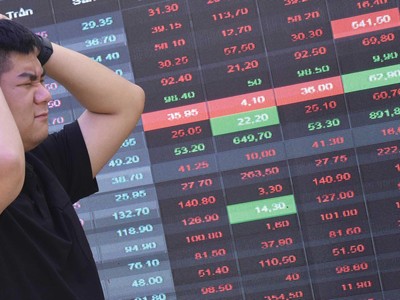 Ngã đau khi đu theo tin đồn 