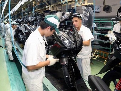 Công nhân nhà máy Honda Việt Nam tại Hà Nam - ảnh chụp trước khi có dịch COVID-19. (Ảnh: TTXVN).