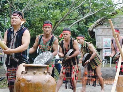 Một tiết mục múa cồng chiêng của đồng bào dân tộc S'tiêng. (Nguồn: vhttdlbinhphuoc.gov.vn).