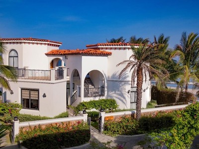 Chỉ thanh toán trước 4 tỷ đồng (15%) khách hàng có thể nhận ngay biệt thự biển mang cảm tác Hy Lạp độc bản bên bờ biển Bãi Dài – Cam Ranh.