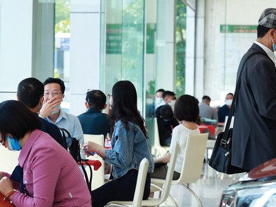 Ô tô lắp ráp trong nước đang hưởng lợi lớn từ chính sách giảm 50% phí trước bạ.