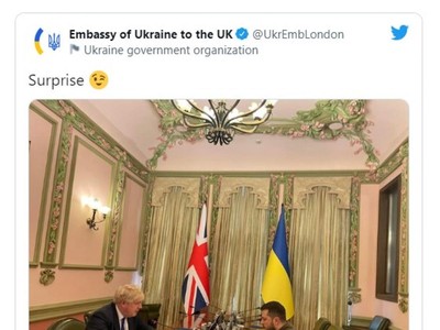 Đại sứ Ukraine tại Anh đã tăng tải bức ảnh hai nhà lãnh đạo ngày 9/4. Ảnh chụp màn hình.