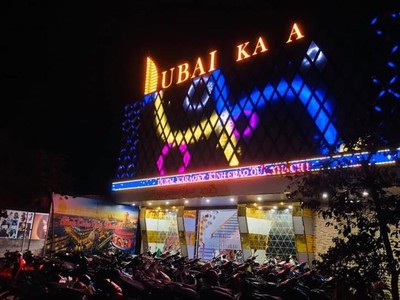 UBND tỉnh Hải Dương cho phép các dịch vụ kinh doanh không thiết yếu, như: karaoke, quán bar, vũ trường, massage... được phép hoạt động trở lại từ ngày 14/4.