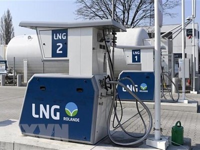 Một trạm khí đốt tự nhiên hóa lỏng. (Ảnh: AFP/TTXVN)