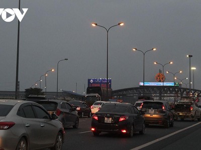 UBND TP Hà Nội vừa có văn bản chỉ đạo Sở GTVT, Công an thành phố có các giải pháp đảm bảo giao thông trong dịp nghỉ lễ 30/4-1/5 tới.