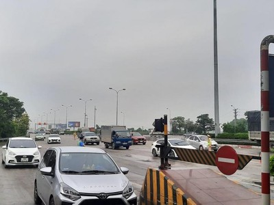 Các phương tiện lưu thông từ Hà Nội ra tuyến cao tốc Pháp Vân - Cầu Giẽ - Ninh Bình.