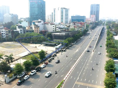 Khu đất tranh chấp nằm trên đường Nguyễn Văn Huyên kéo dài (quận Tây Hồ, Hà Nội), được CENLAND dùng làm tài sản đảm bảo cho lô trái phiếu 450 tỷ đồng.
