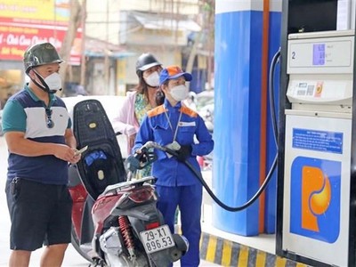 Một cây xăng trên phố Trần Hưng Đạo (Hà Nội). (Ảnh: Trần Việt/TTXVN).