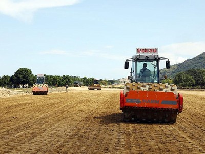 Các dự án đường bộ cao tốc sẽ tạo tiền đề, động lực và không gian mới phục vụ phát triển kinh tế.