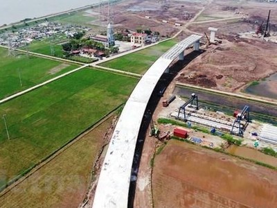 Bộ Giao thông Vận tải vừa có động thái xin gia hạn hiệp định vay vốn thêm 12 tháng đối với Cụm công trình kênh nối Đáy-Ninh Cơ. (Ảnh: Việt Hùng/Vietnam+).