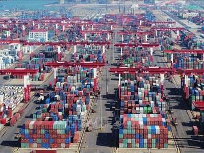 Cảng container ở Thanh Đảo, tỉnh Sơn Đông, Trung Quốc. Ảnh: THX/TTXVN.