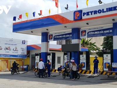 Từ 15h00 ngày 23/5, giá xăng trong nước tăng, giá dầu đồng loạt giảm.