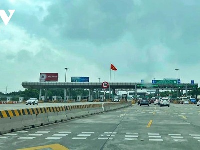 Bắt đầu từ 9h ngày 1/6/2022 triển khai thí điểm thu phí không dừng hoàn toàn trên tuyến đường bộ cao tốc Hà Nội - Hải Phòng.