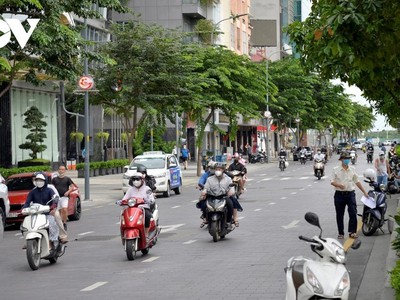 Các phương tiện sẽ bị cấm lưu thông vào đường Nguyễn Huệ từ 18h - 22h các ngày 30/6, 1/7 và 2/7 (Ảnh: Hà Khánh).