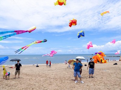 Miami Bikini Beach – NovaWorld Phan Thiet sôi động với nhiều môn thể thao biển trong lễ 30/4 năm nay.