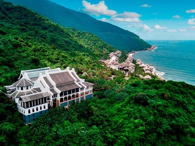 InterContinental Danang Sun Peninsula Resort - khu nghỉ dưỡng thân thiện môi trường nhất thế giới do Business Traveller bình chọn. Ảnh Sun Property.