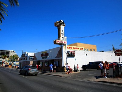 Thị trường cầm đồ toàn cầu hàng tỷ USD tiếp tục phát triển mạnh mẽ