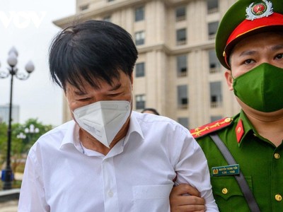 Dẫn giải cựu Thứ trưởng Bộ Y tế - Trương Quốc Cường hầu tòa sơ thẩm