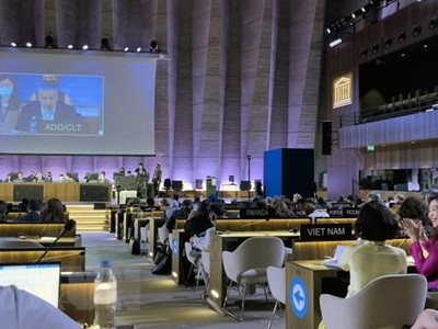 Khoảnh khắc tuyên bố Việt Nam trúng cử thành viên Ủy ban liên Chính phủ Công ước bảo vệ di sản văn hóa phi vật thể nhiệm kỳ 2022-2026. (Ảnh: Nguyễn Thu Hà/TTXVN)