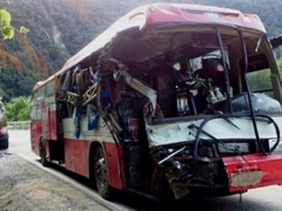 Phú Thọ: Tai nạn giao thông nghiêm trọng, 13 người thương vong