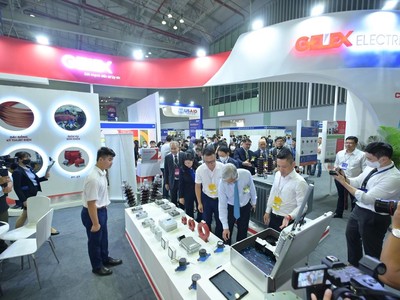 Gian hàng của Gelex Electric và các đơn vị thành viên hân hạnh đón tiếp ông Võ Văn Hoan - Phó Chủ tịch UBND TP.HCM, ông Kang Myeong Il - Tổng lãnh sự Hàn Quốc tại TP.HCM cùng đại diện Hiệp hội các nhà sản xuất điện Hàn quốc và các quan khách đến thăm.