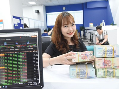 Có khoảng 70.000 tỷ đồng tiền mặt của nhà đầu tư tại các công ty chứng khoán đang chờ cơ hội để đẩy mạnh giải ngân.