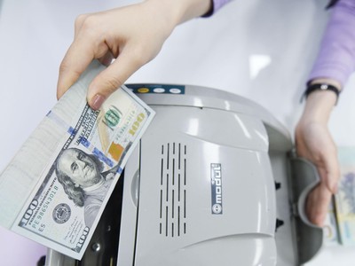 USD tăng giá: Xuất khẩu có lợi, nhập khẩu bất lợi