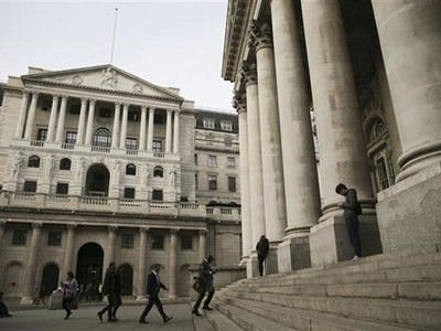 Bên ngoài Ngân hàng Trung ương Anh ở thủ đô London. (Ảnh: AFP/TTXVN).